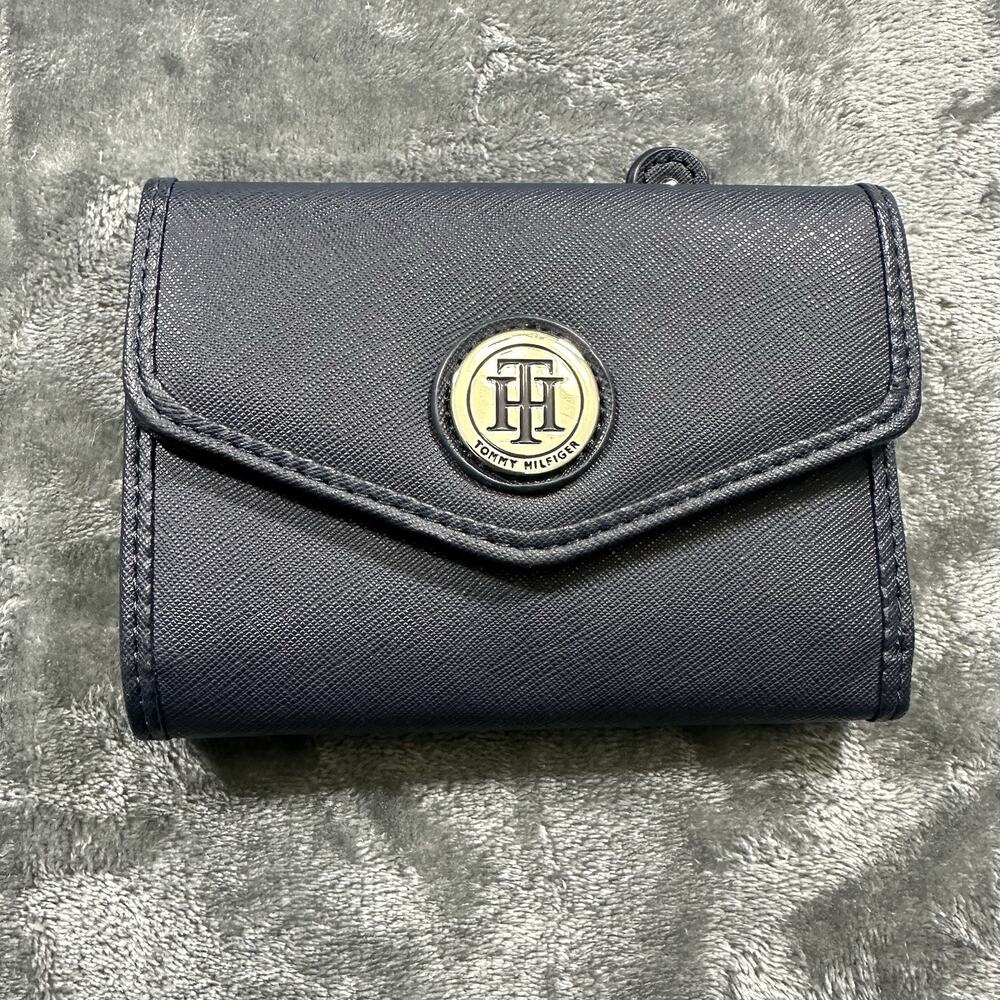 Tommy Hilfiger Small Tri-fold Wallet Navy Blue 5.5” X 4” Coin, Credit Card‎